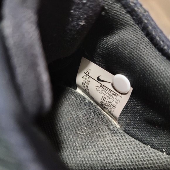 Nike Air VaporMax Flyknit 3 GS 'Black Anthracite' - Picture 7 of 8